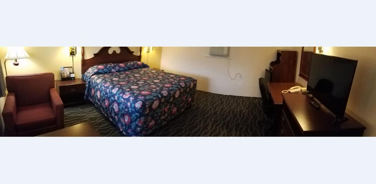 Motel Budget Host