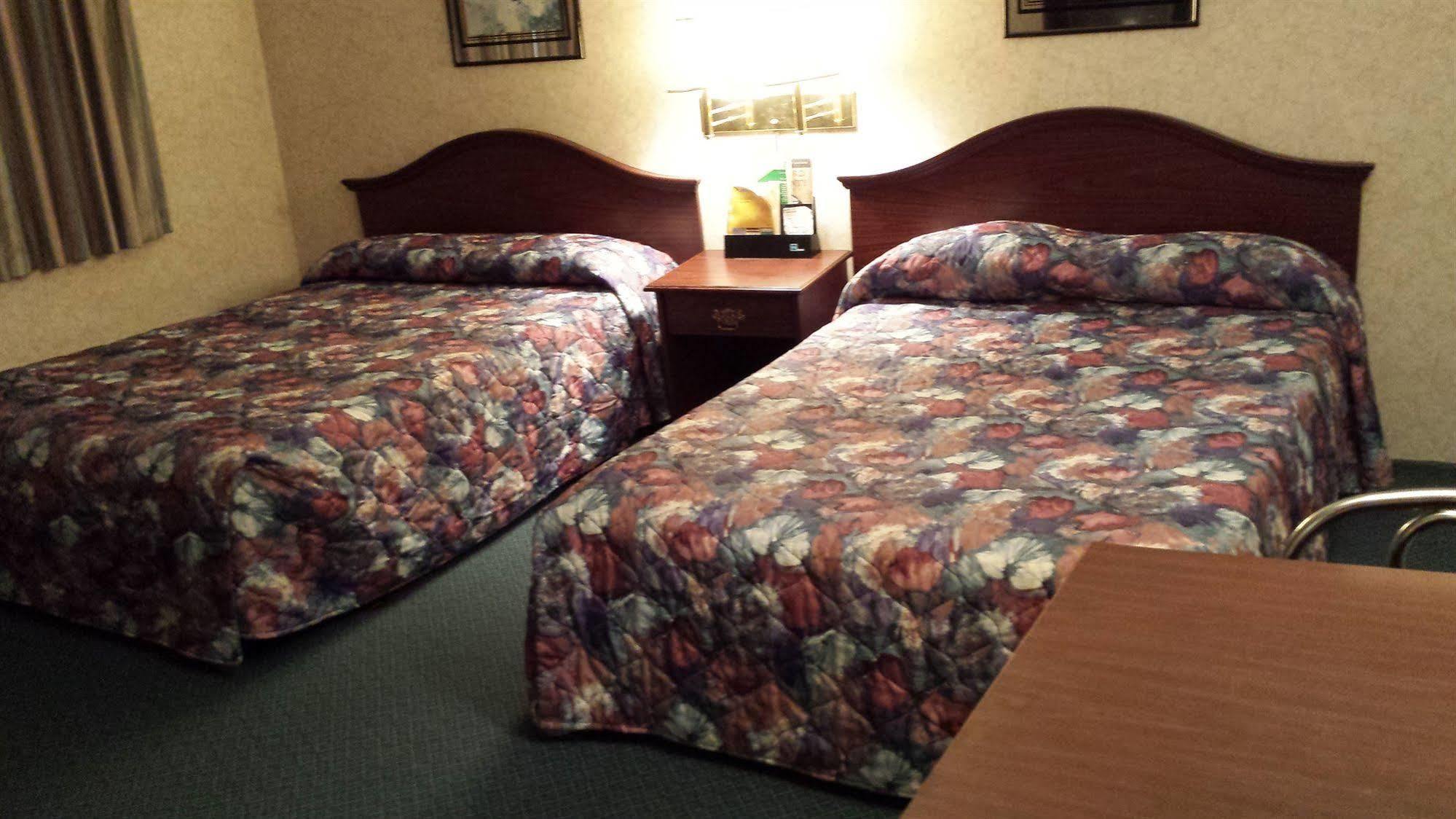 Motel Budget Host 2*